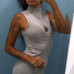 Aline 😈👽 photo