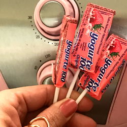 Model Photographer Captures Playful Snack Ad