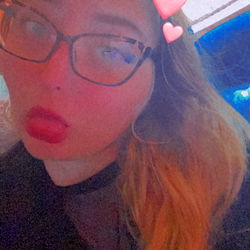 Amy Creamer in Casual Chic