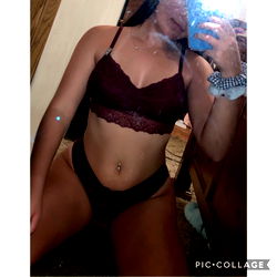 Aspen Lee in Lingerie: A Strong and Confident Model Image