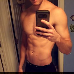 ChrisR94's Shirtless Abs Selfie