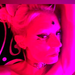 Amie's Entrancing Pink Light Photoshoot