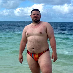 Zach Brooks: OnlyFans Model, Bikini Body, Beach