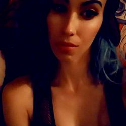 Model Photograph of Lux Rae, Onlyfans Model with Blue Hair