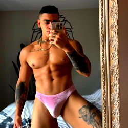 Model AJSR16 Showcases Muscular Physique in OnlyFans
