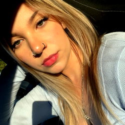 Chloe's Sunny Day Outing