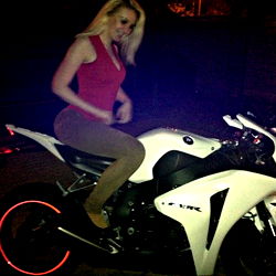 e_u_p_h_o_r_i_a๐ photo