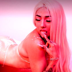 AmandaRossePink photo