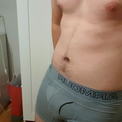 Adam Scott's Gym-Ready Underwear Look