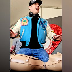 Mr. Mister with Cone Heads at a Comic Con