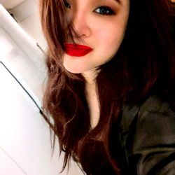 OnlyFans Model Alexis Posing in a Photo