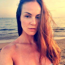 Amelie Juice in a Summer Beach Scene