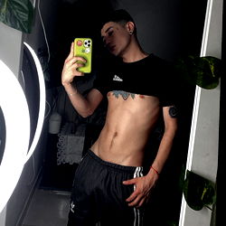 Alejandro Pineda in Onlyfans