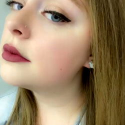 A woman's profile picture on OnlyFans