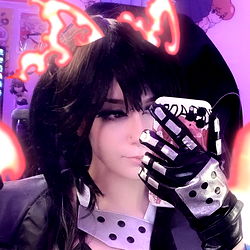 Vampi Cosplay Character on OnlyFans - Saturn