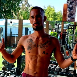 Johndubb.la in the Gym