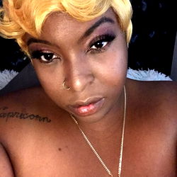 OnlyFans Model Cherripopx: A Sassy and Bold Blonde