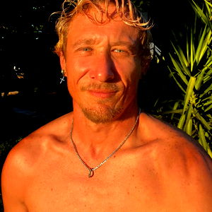 Kinky vers lad photo