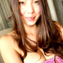 OnlyFans Model R_o_s_yVIP From Russia Smiling in Bikini