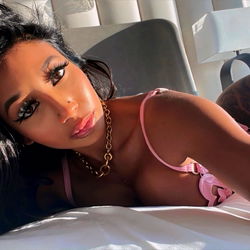 Onlyfans Model Ally Blooms - Erotic and alluring