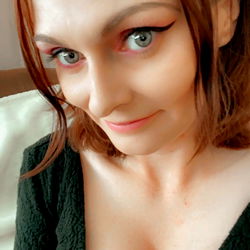 Amberlynn Dawn: An Enchanting OnlyFans Model