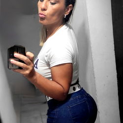 Dulcylandiasexting photo