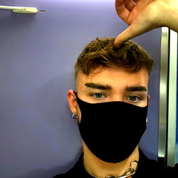 Model L, Manchester: A Fashionable Social Media Influencer