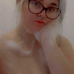 OnlyFans Model Alexis in Bath