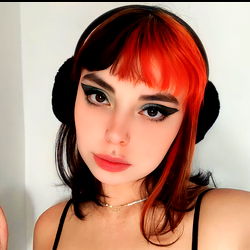 Stylish Alice: Colombian Singer-Songwriter in Elegant Makeup and Fashion