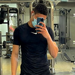 Model Photo for Instagram, Facebook and TikTok