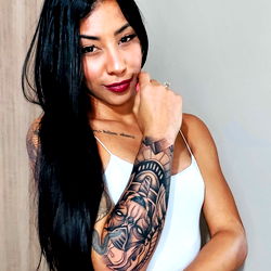 Thais Alcântara | Brazilian Influencer, Model, Tattoo Aficionada