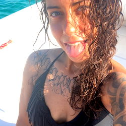 Lesà - OnlyFans Model