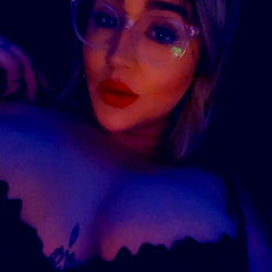 Onlyfans Alexxx Ross - Adult Model Showcasing Her Onlyfans Profile