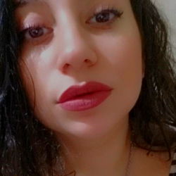 Abby Rose, a stunning model in the photo