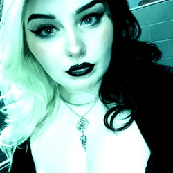 Velvetgothbabe, a Kentucky OnlyFans Model