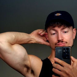 Fitness-Enthusiast Model Owen West Sharing Workout Routine on Instagram