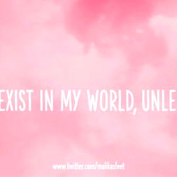 Daily dose of feetish 🦶🏼 photo