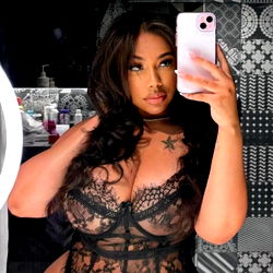 Adult Model Lauren Brooks Photoshoot