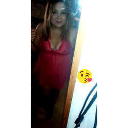 Peachy Paige, London Model in Front of Mirror