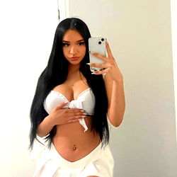 Mei 🩷, Model in New York