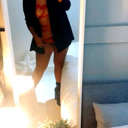 Alix Foxx: A Model Moment in a Minimalist Room