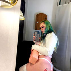 Miss Lee's OnlyFans Photoshoot