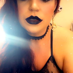 Scarlett Brew: OnlyFans Model, Glamour Shoot