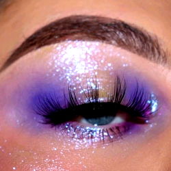 Glittering Eye Shadow Makeup Tutorial - Learn How To Apply Shimmery Eyeshadow