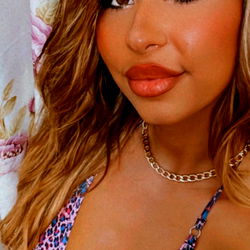 Model Alexissweety from Romania, Strong and Stylish