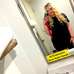 Elle Noelle - Aesthetically Pleasing Bathroom