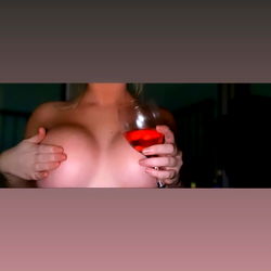 Vibrant and Energetic Model Alexa: Florida