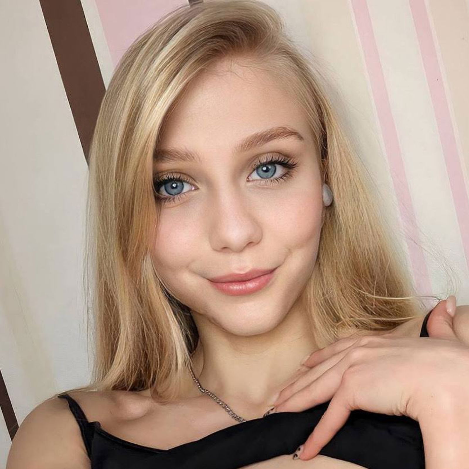 𝕐𝕠𝕦𝕣 𝕃𝕚𝕥𝕥𝕝𝕖 𝕂𝕣𝕚𝕤𝕥𝕪 😇 photo