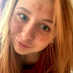 Aloha, Alice from Kiev - A Moment of Youthful Beauty