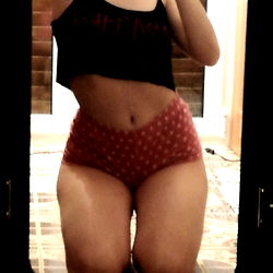 BabyHaneul's Mirror Selfie in OnlyFans Attire